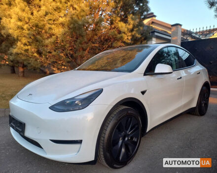 Белый Тесла Model Y, объемом двигателя 0 л и пробегом 0 тыс. км за 44150 $, фото 1 на Automoto.ua