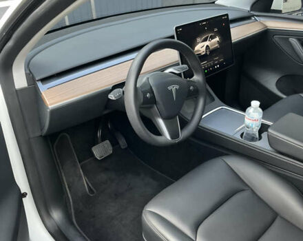 Белый Тесла Model Y, объемом двигателя 0 л и пробегом 35 тыс. км за 29000 $, фото 13 на Automoto.ua