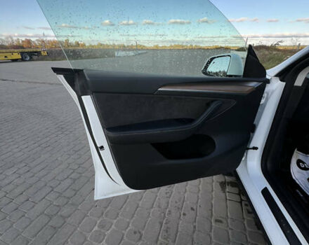 Тесла Model Y 2024 у Жовкві на Automoto.ua Білий Тесла Model Y, об'ємом двигуна 0 л та пробігом 30 тис. км за 33000 $, фото 30 на Automoto.ua