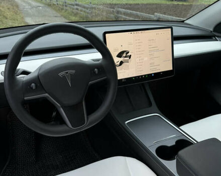 Белый Тесла Model Y, объемом двигателя 0 л и пробегом 23 тыс. км за 34000 $, фото 14 на Automoto.ua