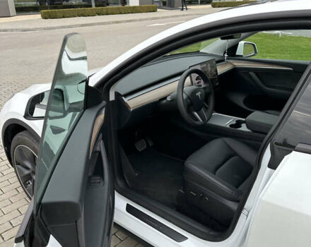 Белый Тесла Model Y, объемом двигателя 0 л и пробегом 6 тыс. км за 27000 $, фото 10 на Automoto.ua