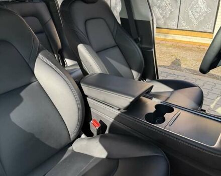 Белый Тесла Model Y, объемом двигателя 0 л и пробегом 25 тыс. км за 31500 $, фото 7 на Automoto.ua