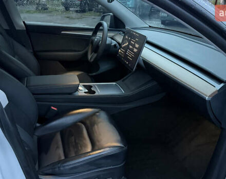 Білий Тесла Model Y, об'ємом двигуна 0 л та пробігом 96 тис. км за 19900 $, фото 14 на Automoto.ua