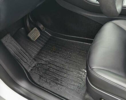 Белый Тесла Model Y, объемом двигателя 0 л и пробегом 19 тыс. км за 28800 $, фото 5 на Automoto.ua