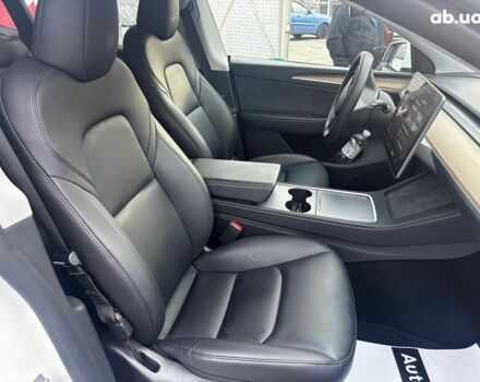 Белый Тесла Model Y, объемом двигателя 0 л и пробегом 25 тыс. км за 33290 $, фото 18 на Automoto.ua