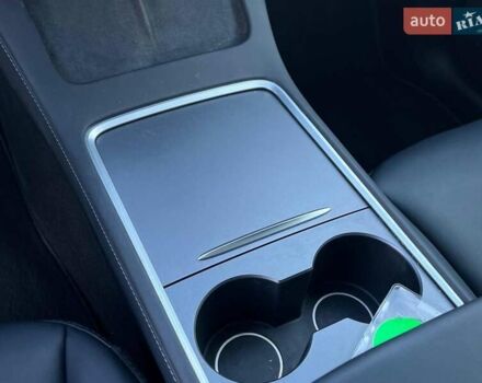 Белый Тесла Model Y, объемом двигателя 0 л и пробегом 34 тыс. км за 30890 $, фото 43 на Automoto.ua