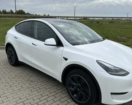 Белый Тесла Model Y, объемом двигателя 0 л и пробегом 6 тыс. км за 27000 $, фото 3 на Automoto.ua
