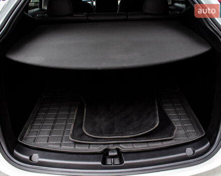 Білий Тесла Model Y, об'ємом двигуна 0 л та пробігом 11 тис. км за 30000 $, фото 25 на Automoto.ua