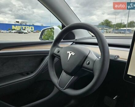 Белый Тесла Model Y, объемом двигателя 0 л и пробегом 12 тыс. км за 30500 $, фото 21 на Automoto.ua