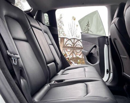 Белый Тесла Model Y, объемом двигателя 0 л и пробегом 16 тыс. км за 30999 $, фото 46 на Automoto.ua