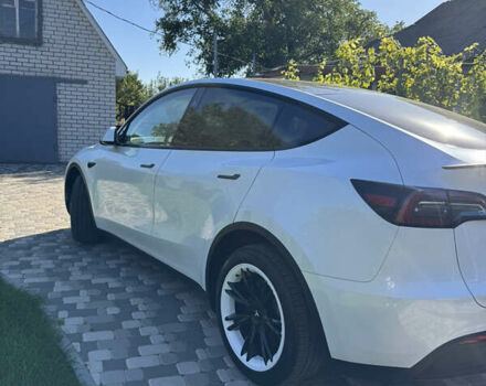 Белый Тесла Model Y, объемом двигателя 0 л и пробегом 8 тыс. км за 35000 $, фото 2 на Automoto.ua