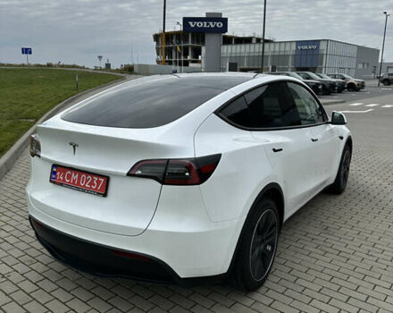 Белый Тесла Model Y, объемом двигателя 0 л и пробегом 6 тыс. км за 27000 $, фото 4 на Automoto.ua