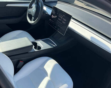 Белый Тесла Model Y, объемом двигателя 0 л и пробегом 39 тыс. км за 30999 $, фото 14 на Automoto.ua