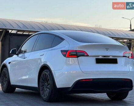 Белый Тесла Model Y, объемом двигателя 0 л и пробегом 23 тыс. км за 29999 $, фото 6 на Automoto.ua