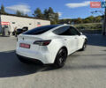 Белый Тесла Model Y, объемом двигателя 0 л и пробегом 26 тыс. км за 29900 $, фото 76 на Automoto.ua