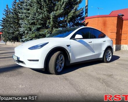 Белый Тесла Model Y, объемом двигателя 0 л и пробегом 19 тыс. км за 24000 $, фото 6 на Automoto.ua