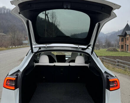 Белый Тесла Model Y, объемом двигателя 0 л и пробегом 23 тыс. км за 34000 $, фото 18 на Automoto.ua