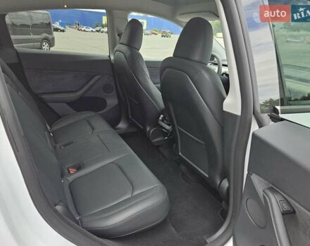 Белый Тесла Model Y, объемом двигателя 0 л и пробегом 12 тыс. км за 30500 $, фото 18 на Automoto.ua