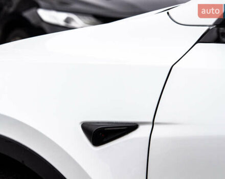 Білий Тесла Model Y, об'ємом двигуна 0 л та пробігом 11 тис. км за 30000 $, фото 21 на Automoto.ua