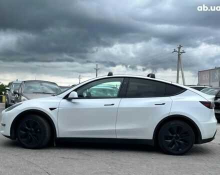 Белый Тесла Model Y, объемом двигателя 0 л и пробегом 33 тыс. км за 34890 $, фото 5 на Automoto.ua