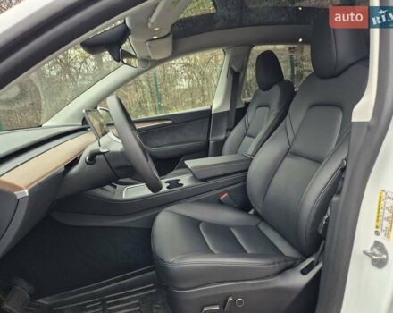 Білий Тесла Model Y, об'ємом двигуна 0 л та пробігом 26 тис. км за 25500 $, фото 9 на Automoto.ua