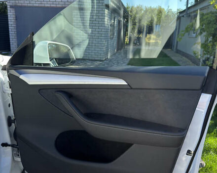 Белый Тесла Model Y, объемом двигателя 0 л и пробегом 8 тыс. км за 35000 $, фото 15 на Automoto.ua