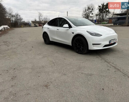 Белый Тесла Model Y, объемом двигателя 0 л и пробегом 10 тыс. км за 32000 $, фото 2 на Automoto.ua