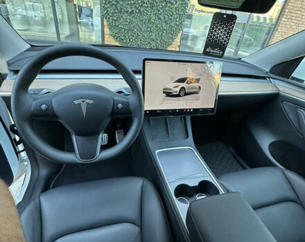 Белый Тесла Model Y, объемом двигателя 0 л и пробегом 5 тыс. км за 27900 $, фото 11 на Automoto.ua