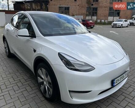 Белый Тесла Model Y, объемом двигателя 0 л и пробегом 2 тыс. км за 34500 $, фото 4 на Automoto.ua