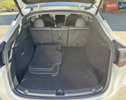 Белый Тесла Model Y, объемом двигателя 0 л и пробегом 26 тыс. км за 29900 $, фото 21 на Automoto.ua