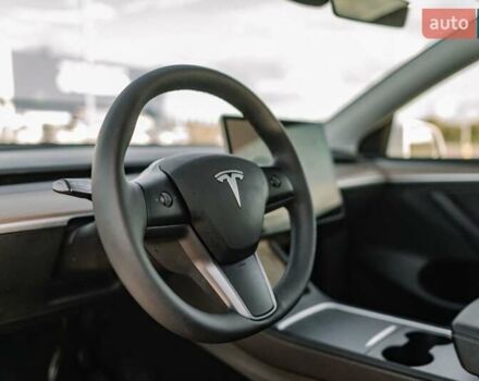 Білий Тесла Model Y, об'ємом двигуна 0 л та пробігом 5 тис. км за 29900 $, фото 80 на Automoto.ua