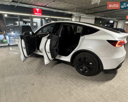 Белый Тесла Model Y, объемом двигателя 0 л и пробегом 32 тыс. км за 29500 $, фото 8 на Automoto.ua