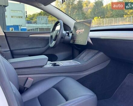 Белый Тесла Model Y, объемом двигателя 0 л и пробегом 23 тыс. км за 29999 $, фото 14 на Automoto.ua