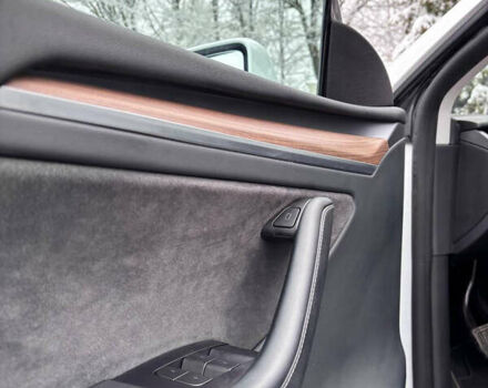 Белый Тесла Model Y, объемом двигателя 0 л и пробегом 16 тыс. км за 30999 $, фото 54 на Automoto.ua