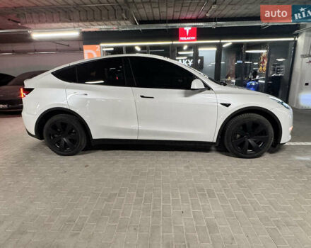 Белый Тесла Model Y, объемом двигателя 0 л и пробегом 32 тыс. км за 29500 $, фото 1 на Automoto.ua