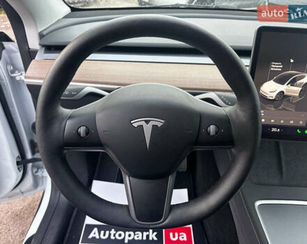 Белый Тесла Model Y, объемом двигателя 0 л и пробегом 25 тыс. км за 33290 $, фото 24 на Automoto.ua