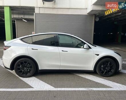 Белый Тесла Model Y, объемом двигателя 0 л и пробегом 18 тыс. км за 38900 $, фото 6 на Automoto.ua