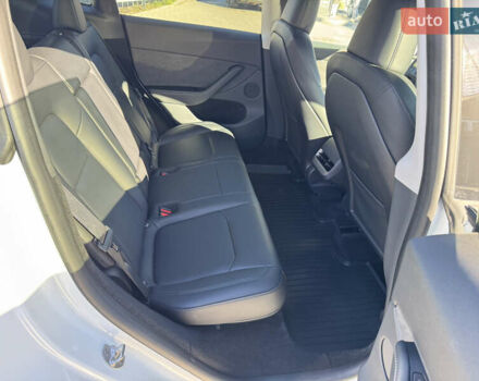 Белый Тесла Model Y, объемом двигателя 0 л и пробегом 26 тыс. км за 29900 $, фото 40 на Automoto.ua