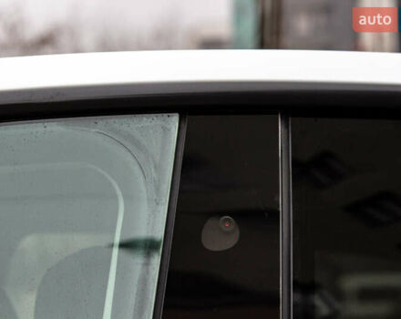 Білий Тесла Model Y, об'ємом двигуна 0 л та пробігом 11 тис. км за 30000 $, фото 49 на Automoto.ua