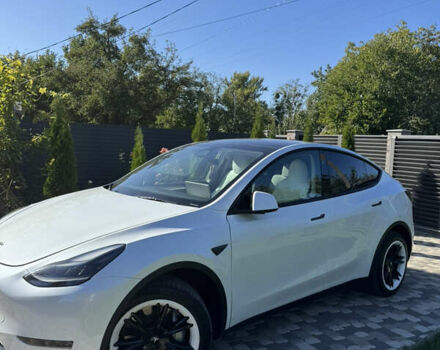 Белый Тесла Model Y, объемом двигателя 0 л и пробегом 8 тыс. км за 35000 $, фото 1 на Automoto.ua
