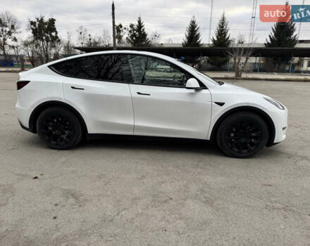 Белый Тесла Model Y, объемом двигателя 0 л и пробегом 10 тыс. км за 32000 $, фото 11 на Automoto.ua