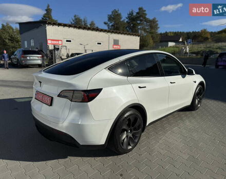 Белый Тесла Model Y, объемом двигателя 0 л и пробегом 26 тыс. км за 29900 $, фото 18 на Automoto.ua