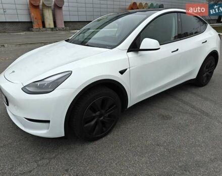 Белый Тесла Model Y, объемом двигателя 0 л и пробегом 18 тыс. км за 29000 $, фото 3 на Automoto.ua