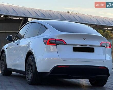 Белый Тесла Model Y, объемом двигателя 0 л и пробегом 23 тыс. км за 29999 $, фото 4 на Automoto.ua