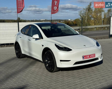 Белый Тесла Model Y, объемом двигателя 0 л и пробегом 26 тыс. км за 29900 $, фото 5 на Automoto.ua