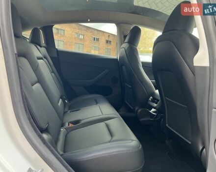 Белый Тесла Model Y, объемом двигателя 0 л и пробегом 2 тыс. км за 34500 $, фото 18 на Automoto.ua