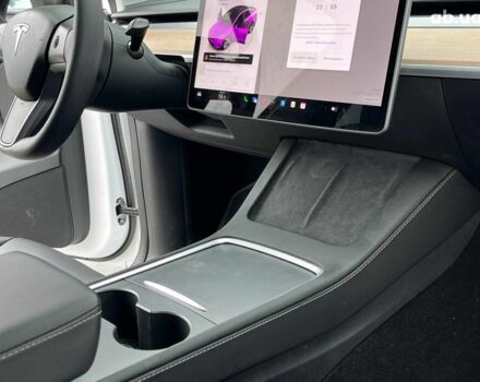 Белый Тесла Model Y, объемом двигателя 0 л и пробегом 33 тыс. км за 34890 $, фото 15 на Automoto.ua