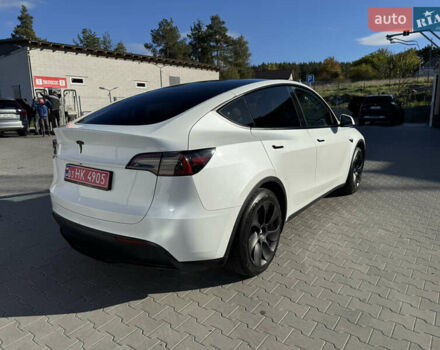 Белый Тесла Model Y, объемом двигателя 0 л и пробегом 26 тыс. км за 29900 $, фото 73 на Automoto.ua