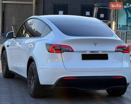 Белый Тесла Model Y, объемом двигателя 0 л и пробегом 23 тыс. км за 29999 $, фото 5 на Automoto.ua