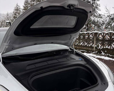 Белый Тесла Model Y, объемом двигателя 0 л и пробегом 16 тыс. км за 30999 $, фото 32 на Automoto.ua